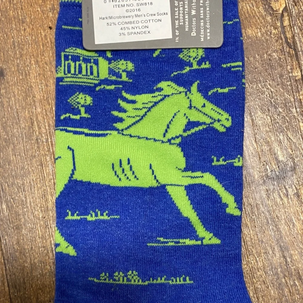 NWT Blue Q size 7-12 men’s crew Microbrewery Adventure‎ Socks - Blue and Green - Picture 7 of 9